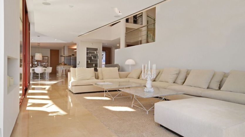 Amazing villa with sea and montain views in Nueva Andalucia 