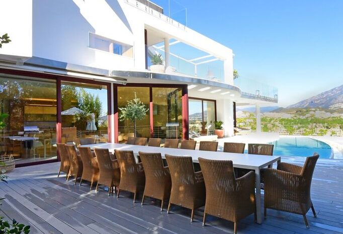 Amazing villa with sea and montain views in Nueva Andalucia 