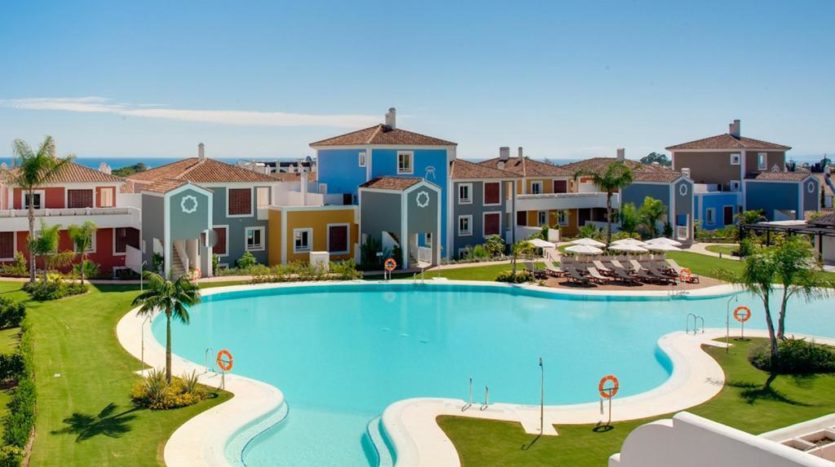 Amplio y acogedor apartamento en excelente estado en Nueva Milla de Oro  Estepona 