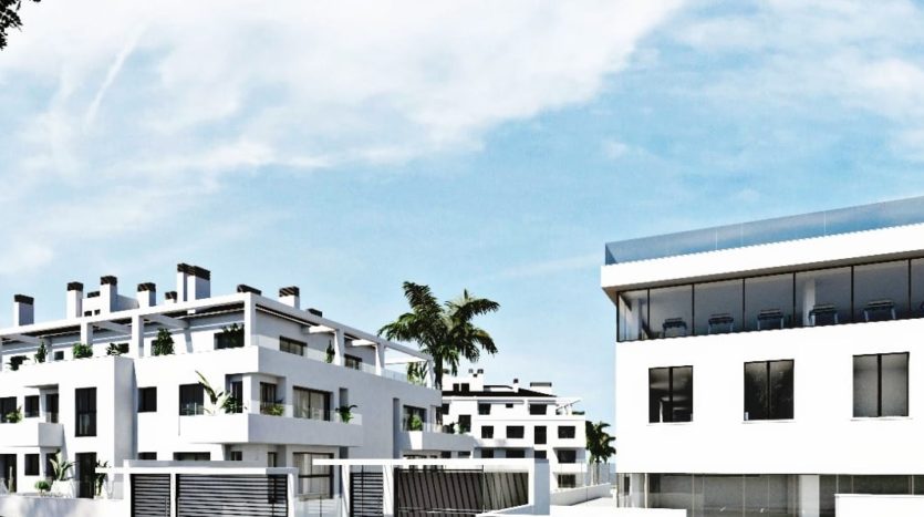 New development in Calahonda within walking distance to the beach 