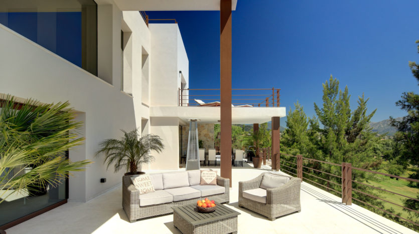 Modern villa in a frontline golf La Alqueria with fantastic 360 degree sea views 