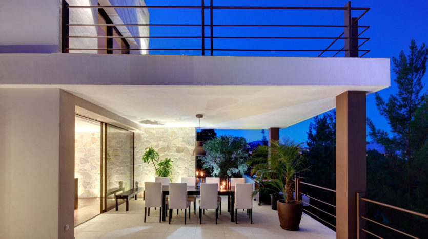 Modern villa in a frontline golf La Alqueria with fantastic 360 degree sea views 