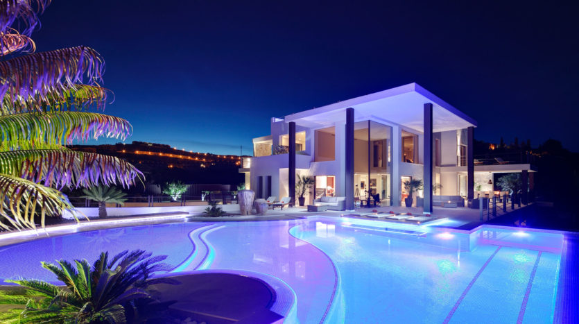 Modern villa in a frontline golf La Alqueria with fantastic 360 degree sea views